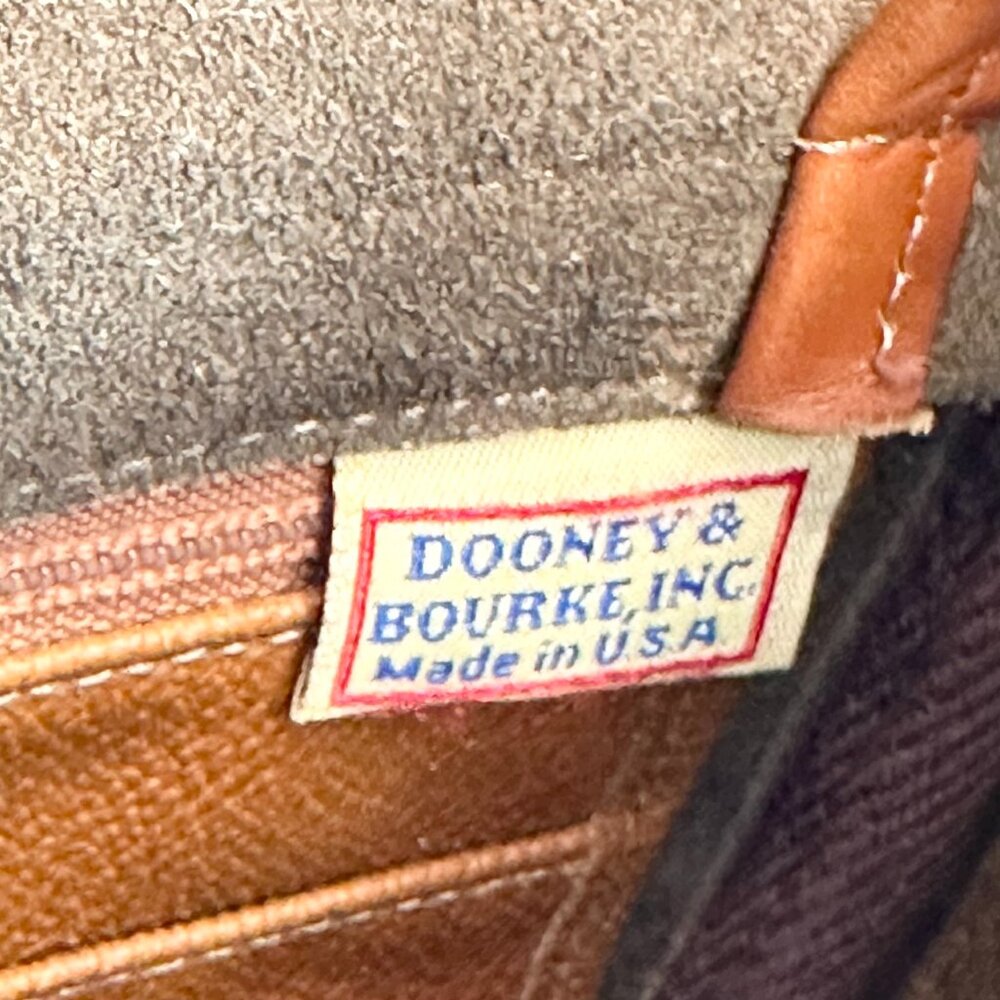 Vintage Dooney & Bourke Porthole Clutch Shoulder Bag Taupe/Tan AWL Rare - Picture 10 of 13